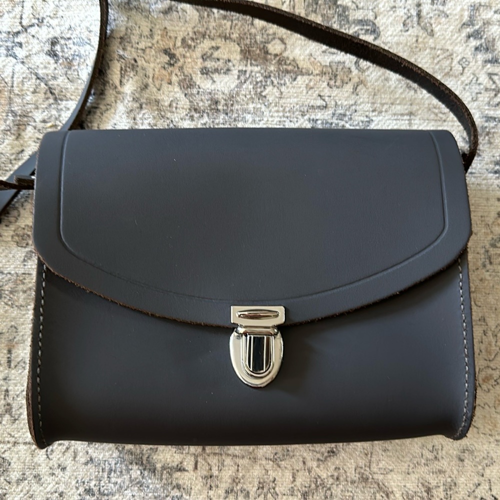 The Cambridge Satchel Company Pushlock
Medium Dapple Matte Leather Crossbody
